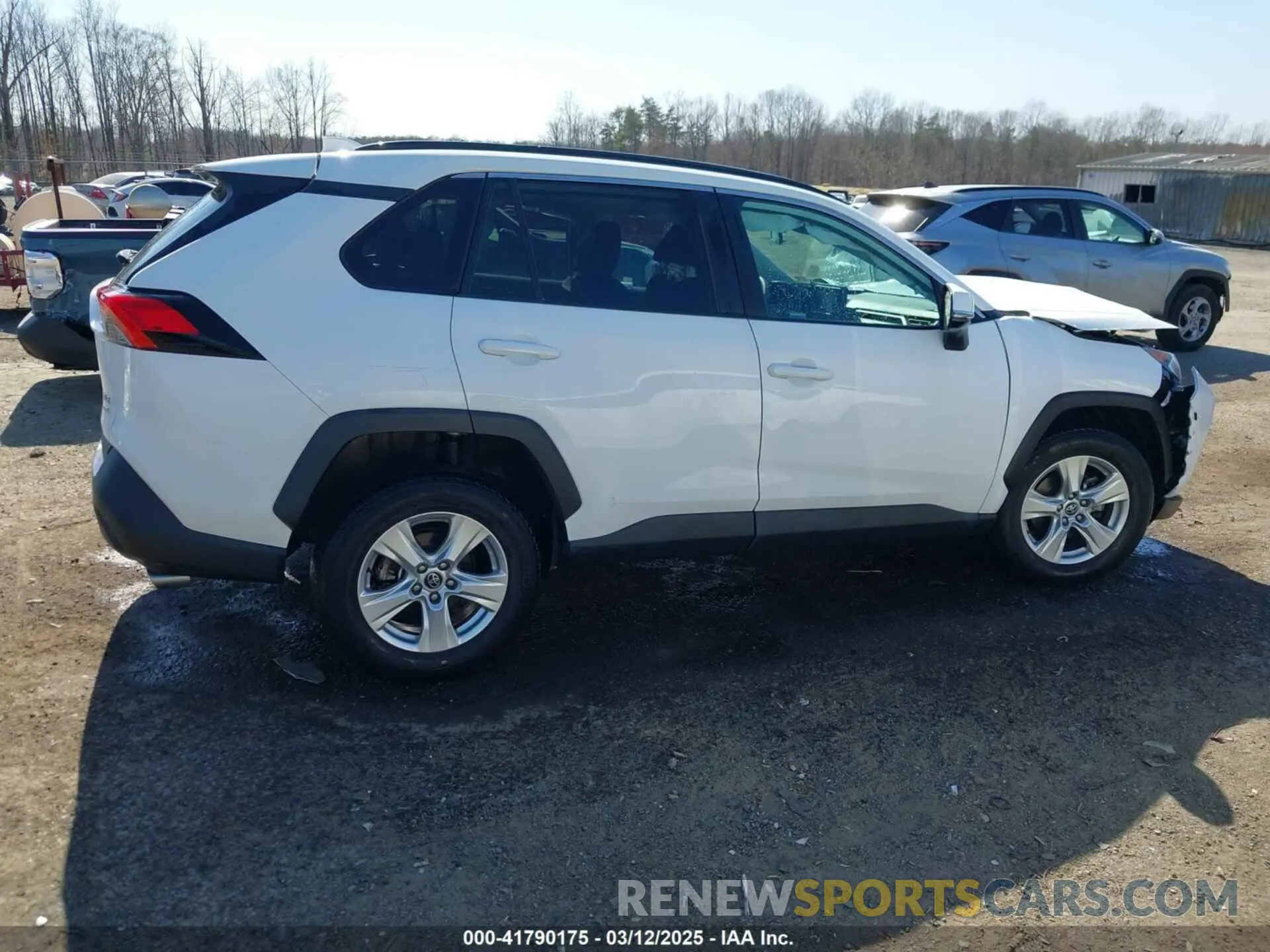 13 Photograph of a damaged car 2T3P1RFV0LC073650 TOYOTA RAV4 2020