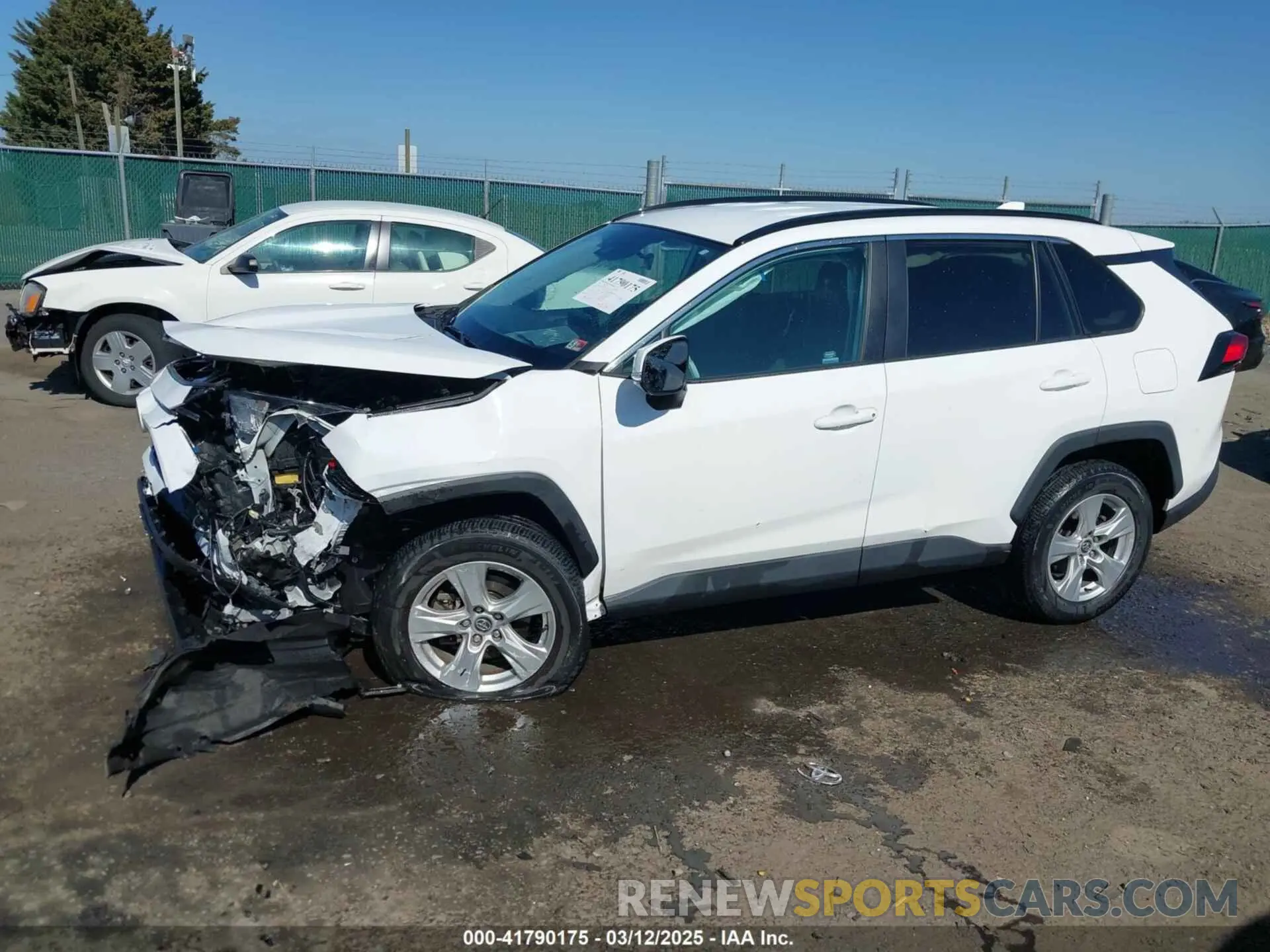 14 Photograph of a damaged car 2T3P1RFV0LC073650 TOYOTA RAV4 2020