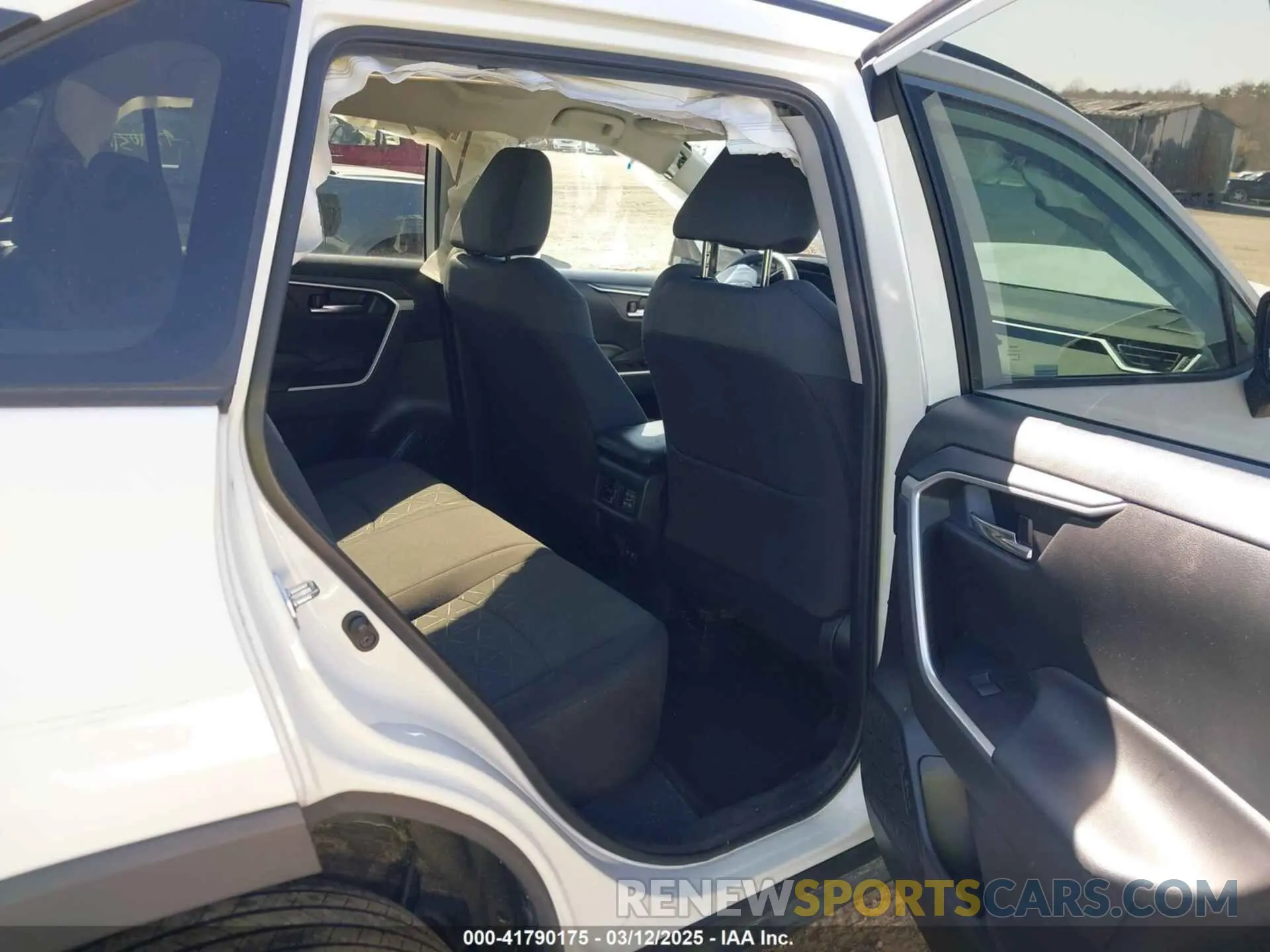 8 Photograph of a damaged car 2T3P1RFV0LC073650 TOYOTA RAV4 2020