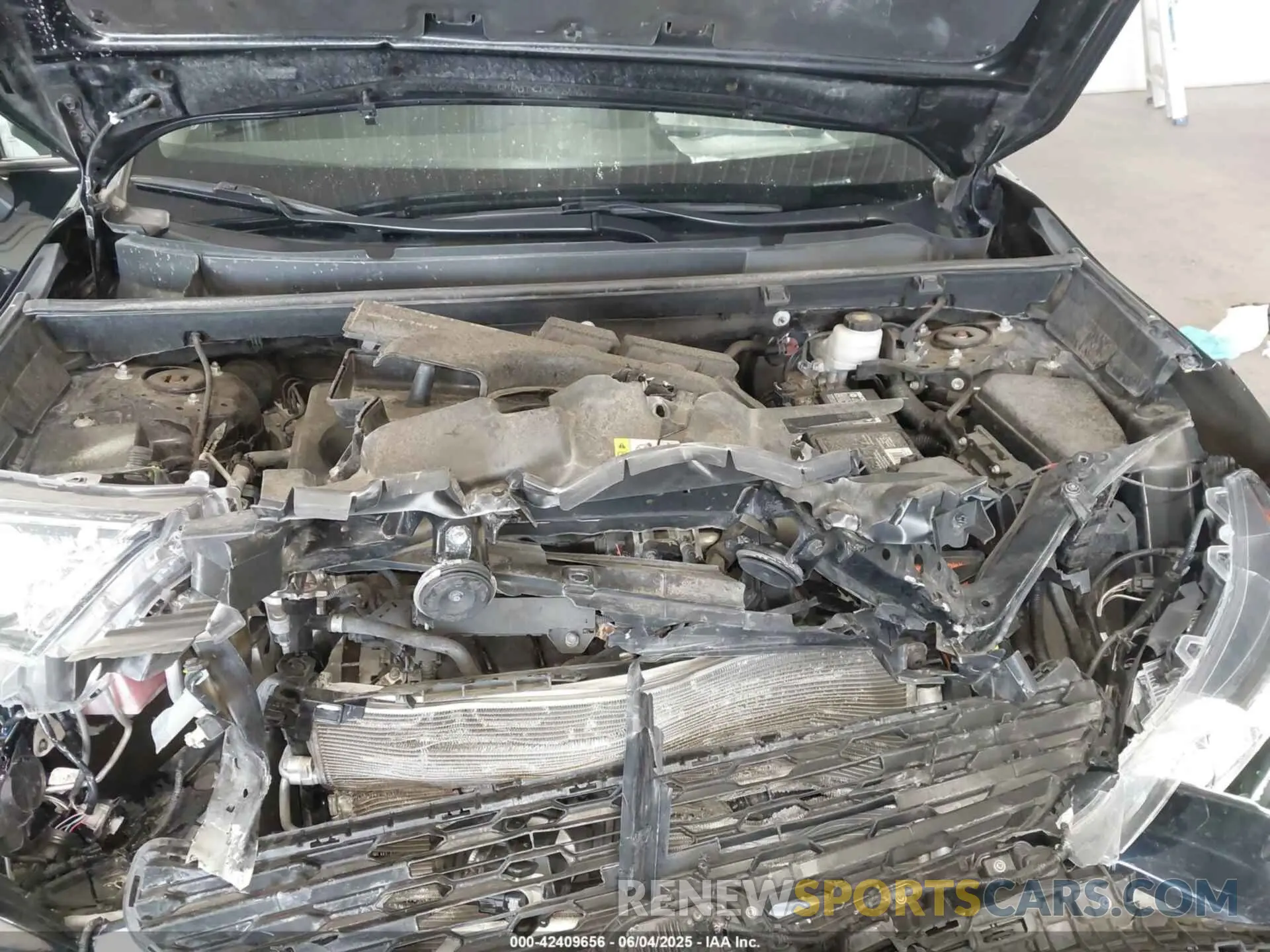 10 Photograph of a damaged car 2T3P1RFV0LC079187 TOYOTA RAV4 2020