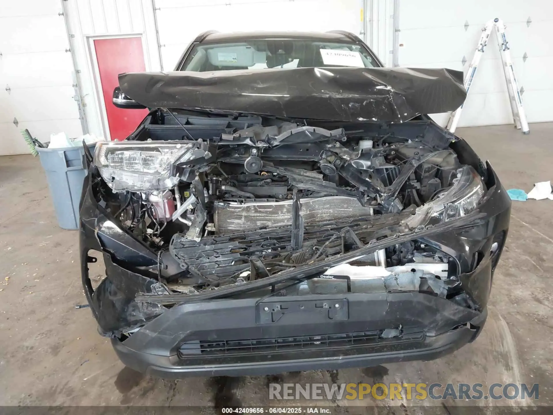 12 Photograph of a damaged car 2T3P1RFV0LC079187 TOYOTA RAV4 2020
