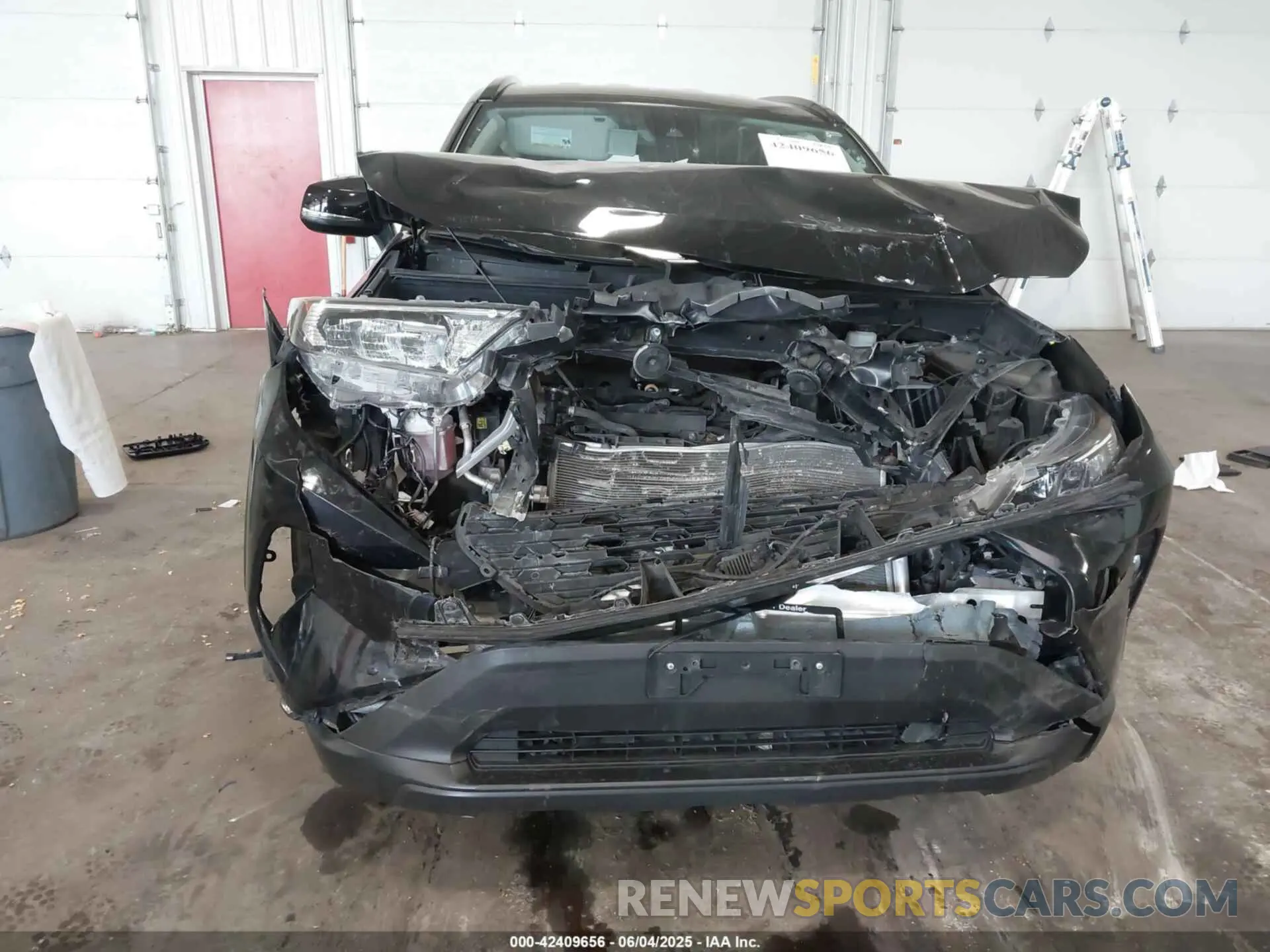 6 Photograph of a damaged car 2T3P1RFV0LC079187 TOYOTA RAV4 2020