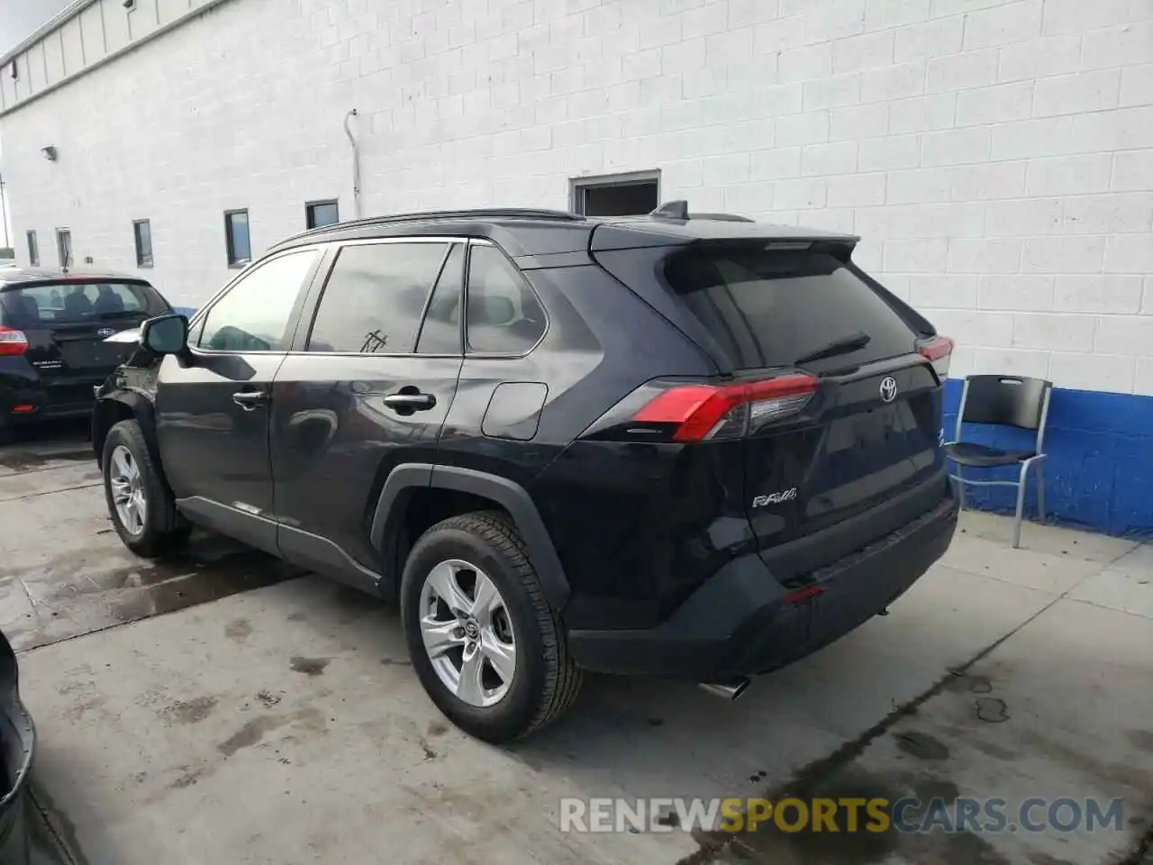 3 Photograph of a damaged car 2T3P1RFV0LC090528 TOYOTA RAV4 2020