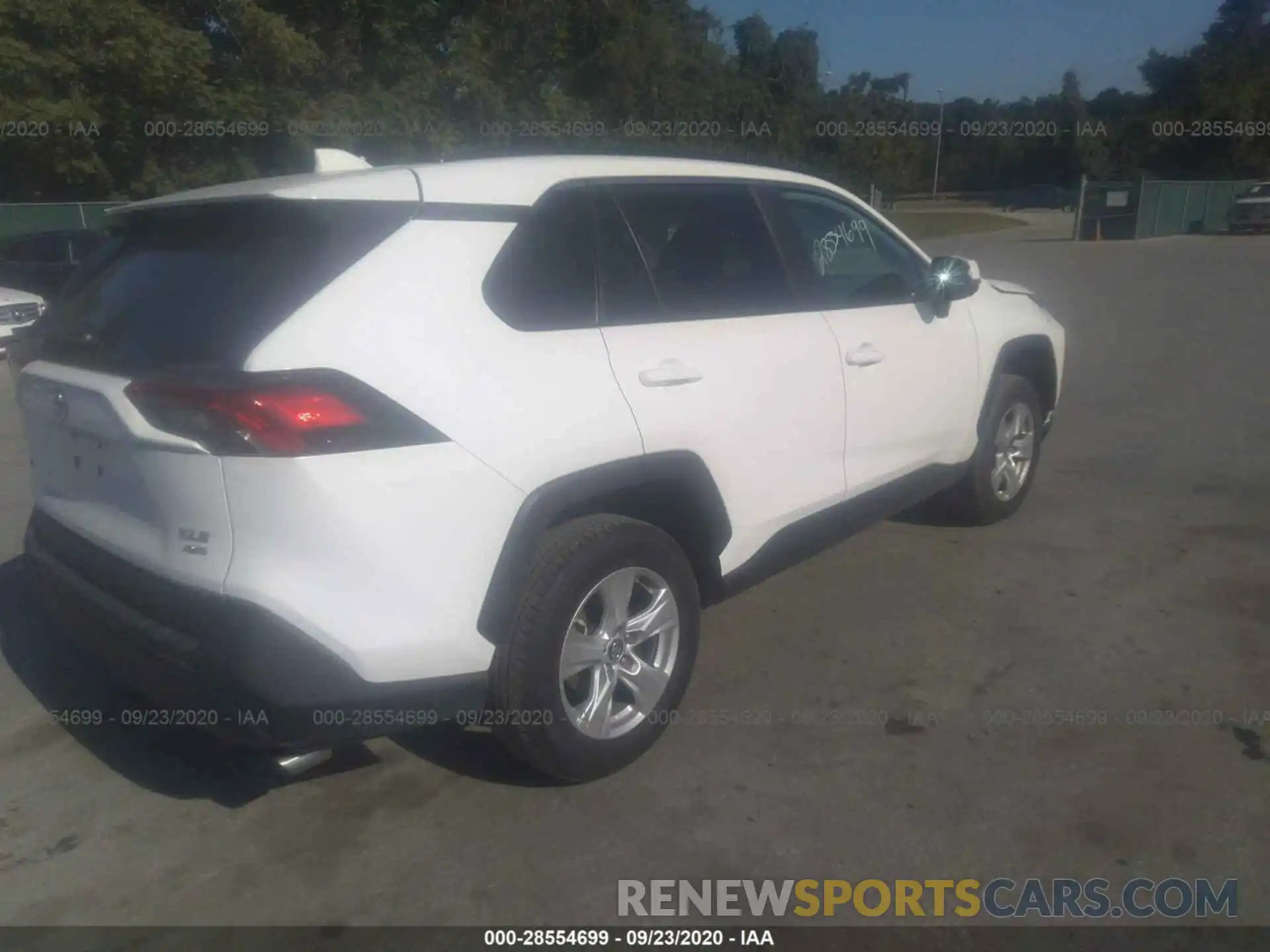 4 Photograph of a damaged car 2T3P1RFV0LC099598 TOYOTA RAV4 2020