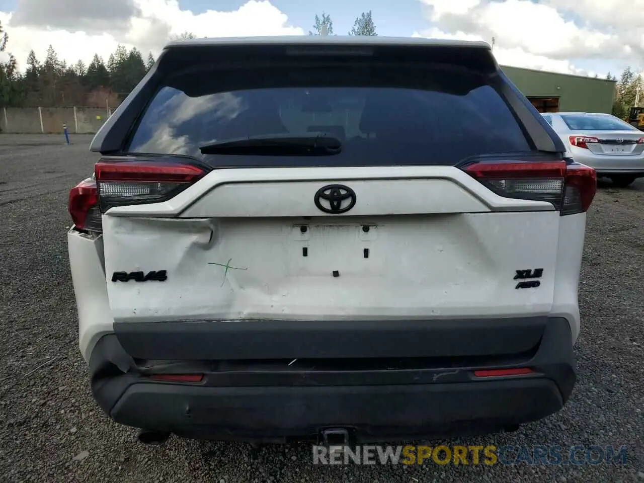 6 Photograph of a damaged car 2T3P1RFV0LC099665 TOYOTA RAV4 2020