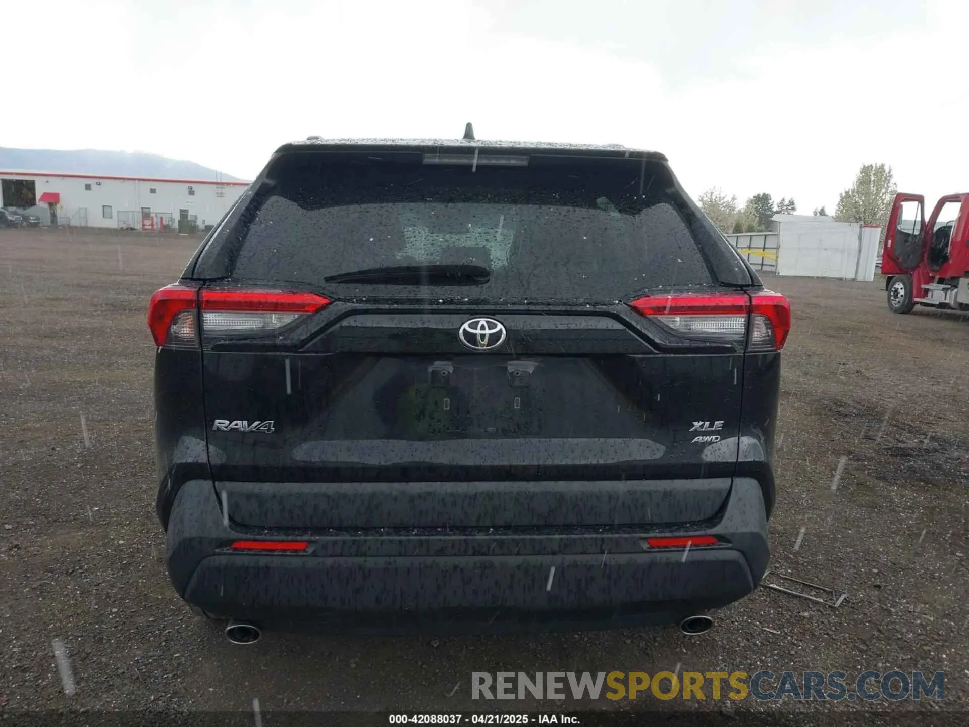 17 Photograph of a damaged car 2T3P1RFV0LC099939 TOYOTA RAV4 2020