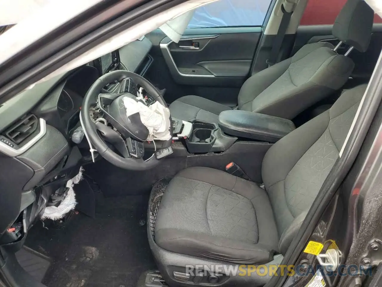 7 Photograph of a damaged car 2T3P1RFV0LC115069 TOYOTA RAV4 2020