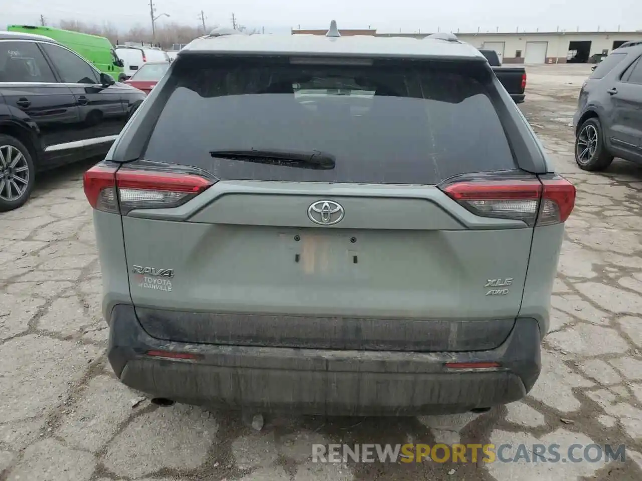 6 Photograph of a damaged car 2T3P1RFV0LC126251 TOYOTA RAV4 2020