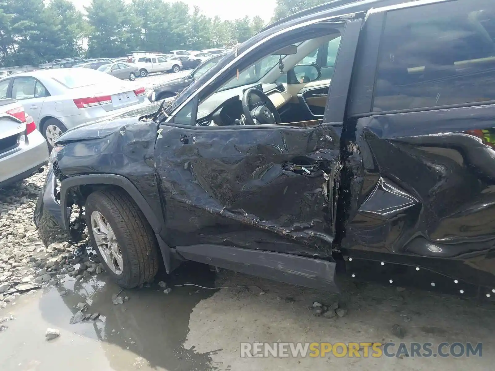 9 Photograph of a damaged car 2T3P1RFV0LW085893 TOYOTA RAV4 2020