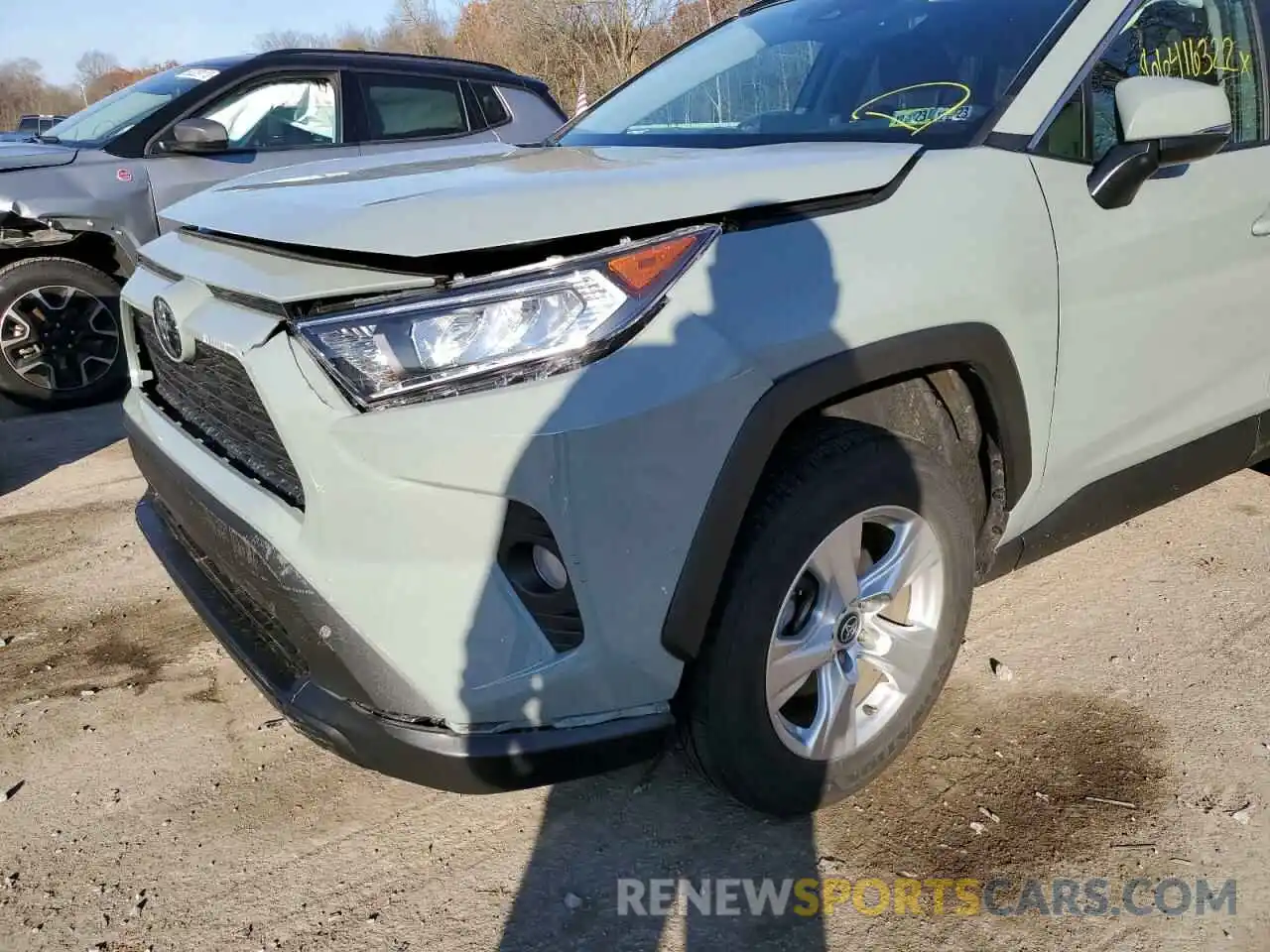 9 Photograph of a damaged car 2T3P1RFV0LW095209 TOYOTA RAV4 2020