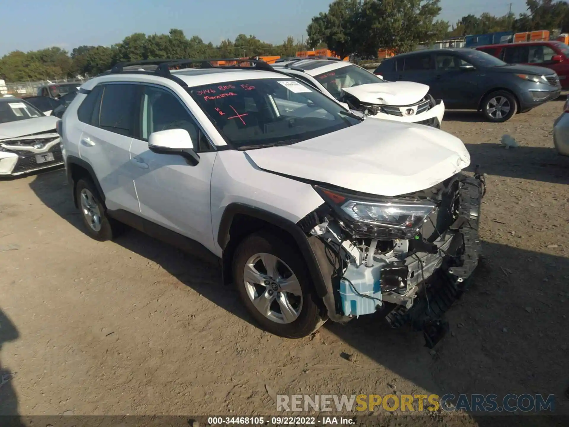 1 Photograph of a damaged car 2T3P1RFV0LW112168 TOYOTA RAV4 2020