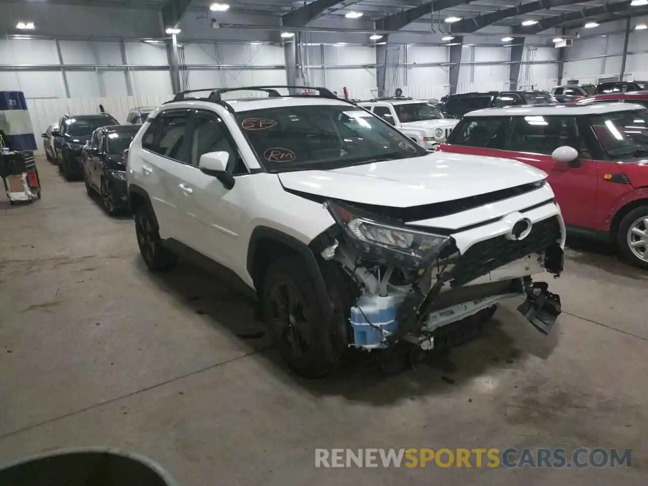 1 Photograph of a damaged car 2T3P1RFV0LW132484 TOYOTA RAV4 2020