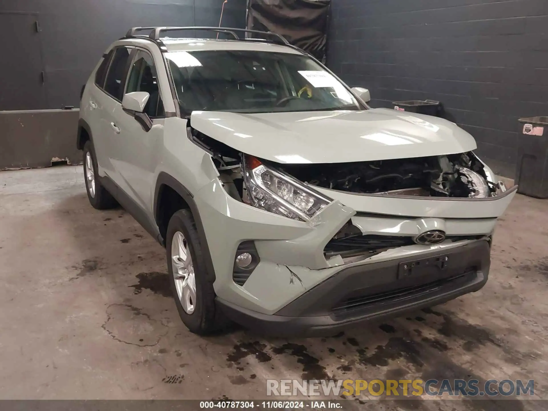 1 Photograph of a damaged car 2T3P1RFV0LW132646 TOYOTA RAV4 2020