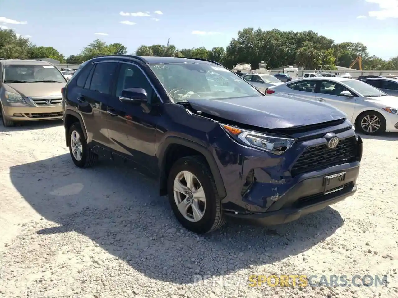 1 Photograph of a damaged car 2T3P1RFV0LW135336 TOYOTA RAV4 2020