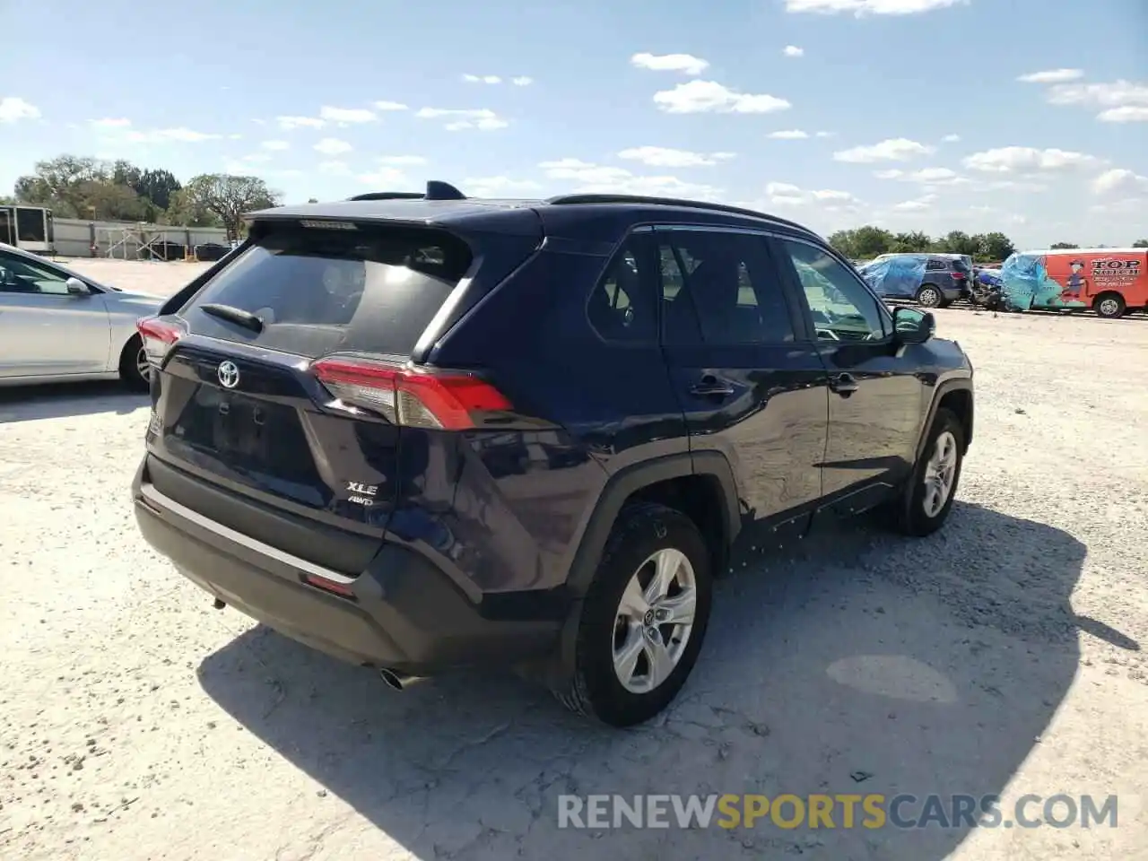 4 Photograph of a damaged car 2T3P1RFV0LW135336 TOYOTA RAV4 2020