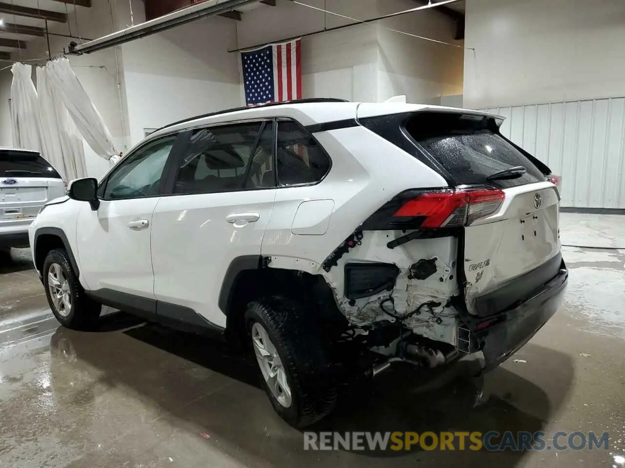 2 Photograph of a damaged car 2T3P1RFV0LW137295 TOYOTA RAV4 2020