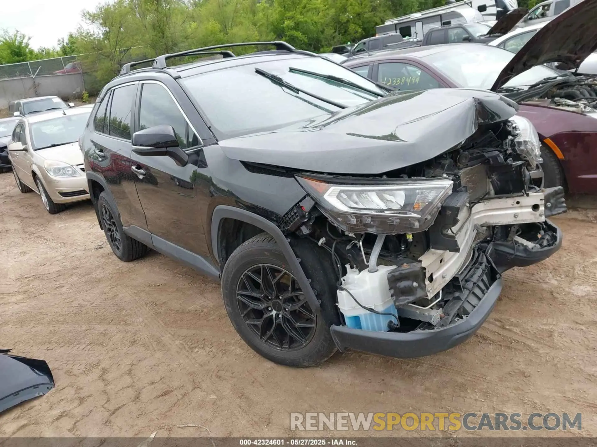 1 Photograph of a damaged car 2T3P1RFV1LC062236 TOYOTA RAV4 2020