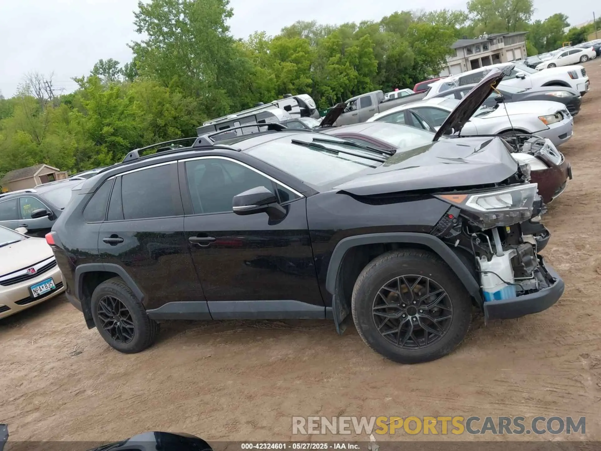 13 Photograph of a damaged car 2T3P1RFV1LC062236 TOYOTA RAV4 2020