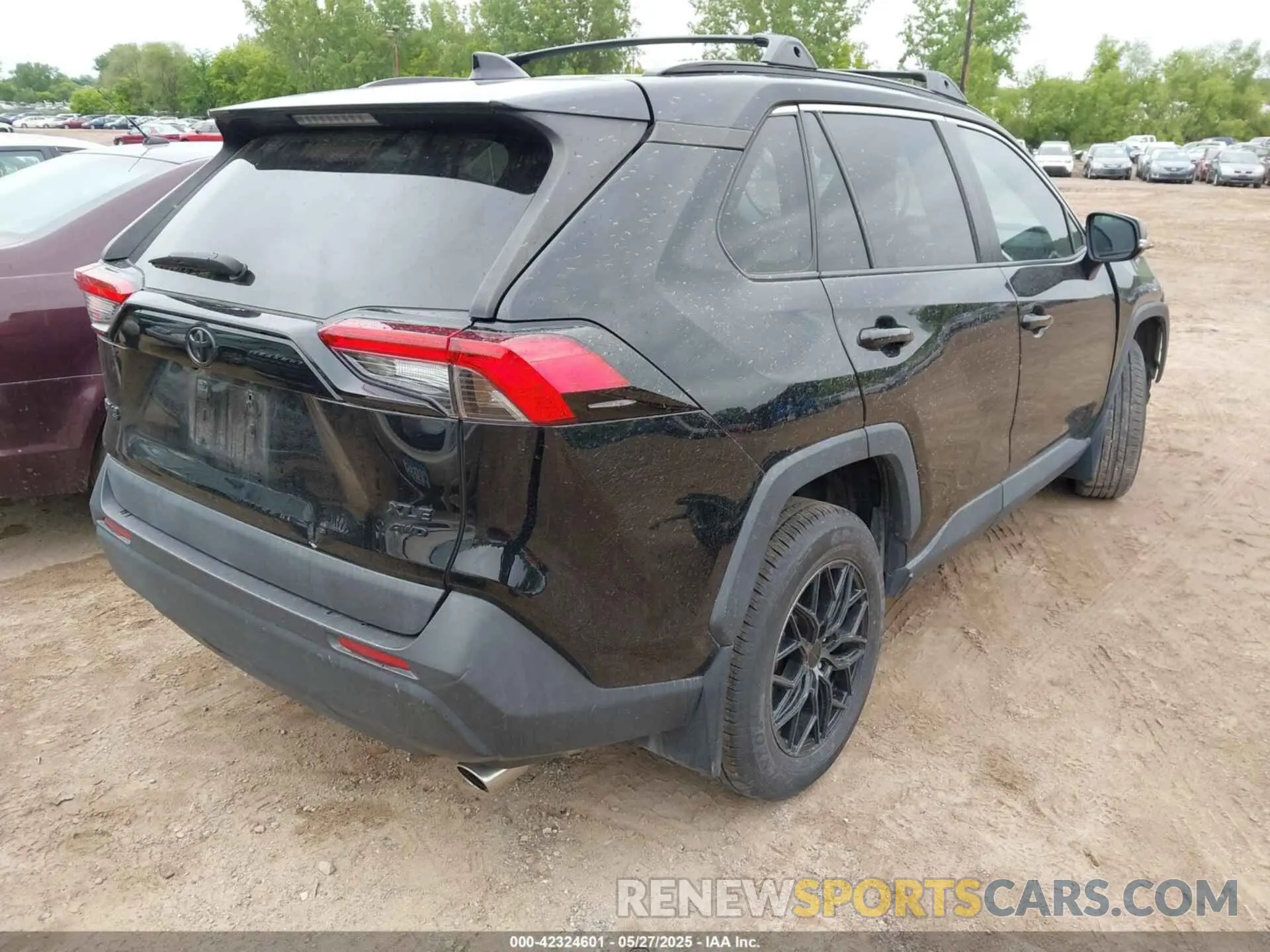 4 Photograph of a damaged car 2T3P1RFV1LC062236 TOYOTA RAV4 2020