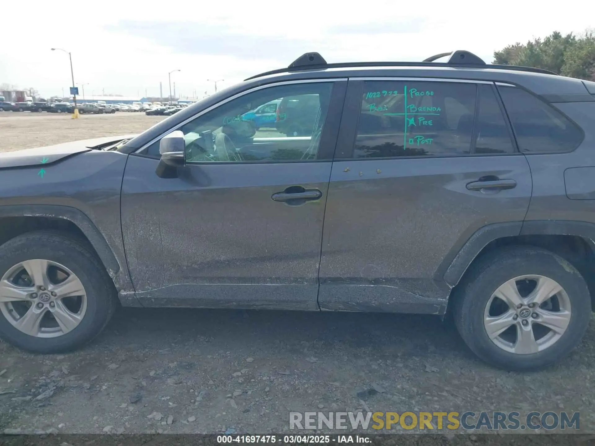 15 Photograph of a damaged car 2T3P1RFV1LC079828 TOYOTA RAV4 2020