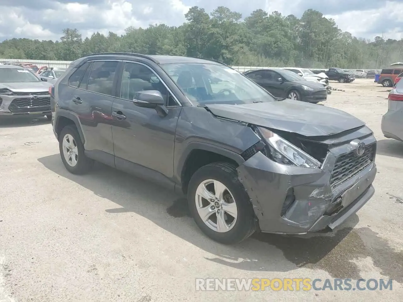 4 Photograph of a damaged car 2T3P1RFV1LC090070 TOYOTA RAV4 2020