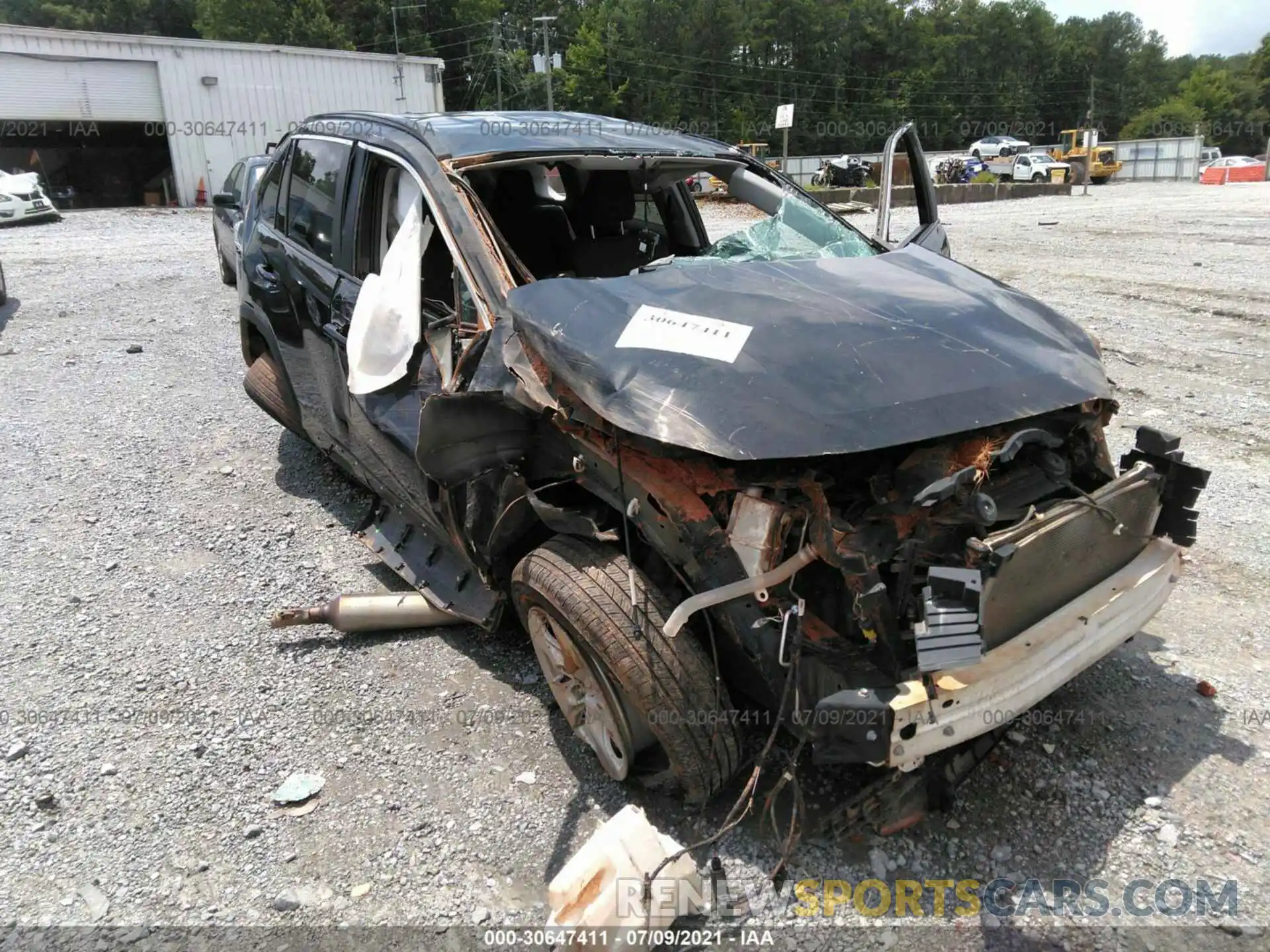 1 Photograph of a damaged car 2T3P1RFV1LC091347 TOYOTA RAV4 2020