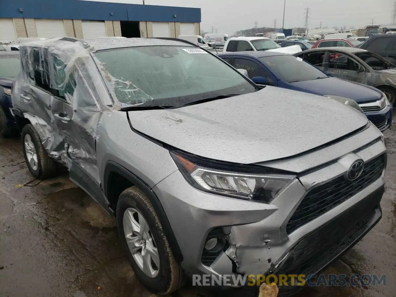 1 Photograph of a damaged car 2T3P1RFV1LC092675 TOYOTA RAV4 2020