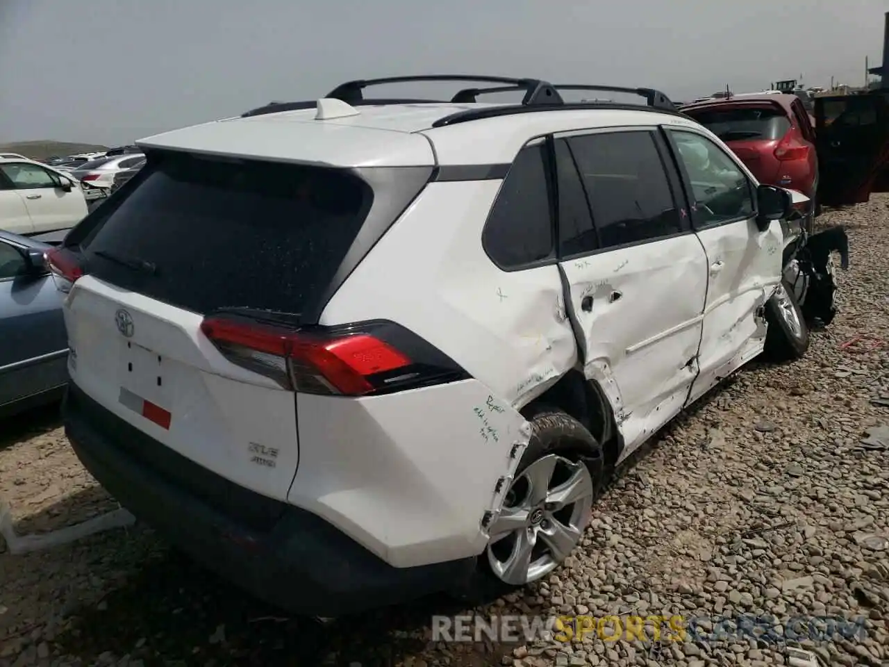 4 Photograph of a damaged car 2T3P1RFV1LC105361 TOYOTA RAV4 2020