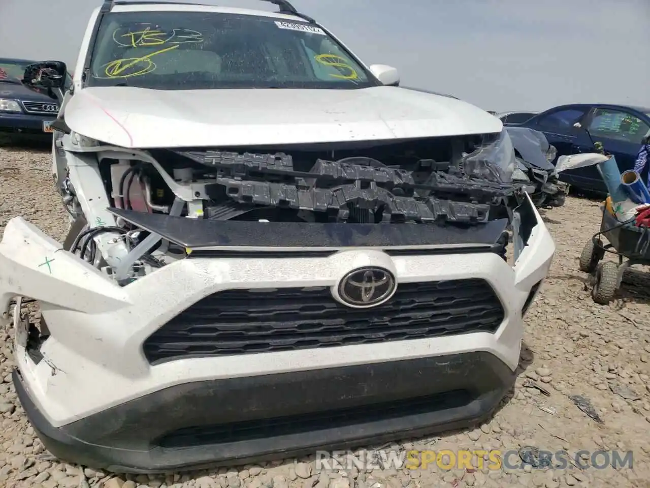 9 Photograph of a damaged car 2T3P1RFV1LC105361 TOYOTA RAV4 2020