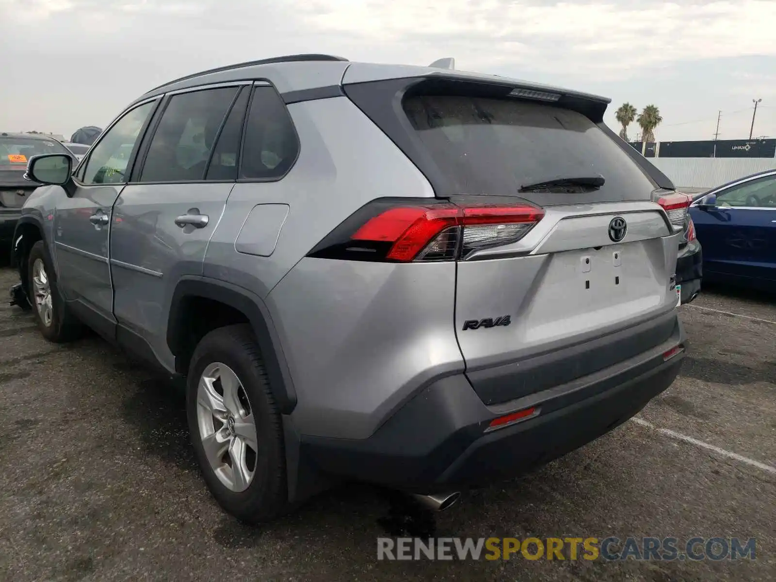 3 Photograph of a damaged car 2T3P1RFV1LC116912 TOYOTA RAV4 2020