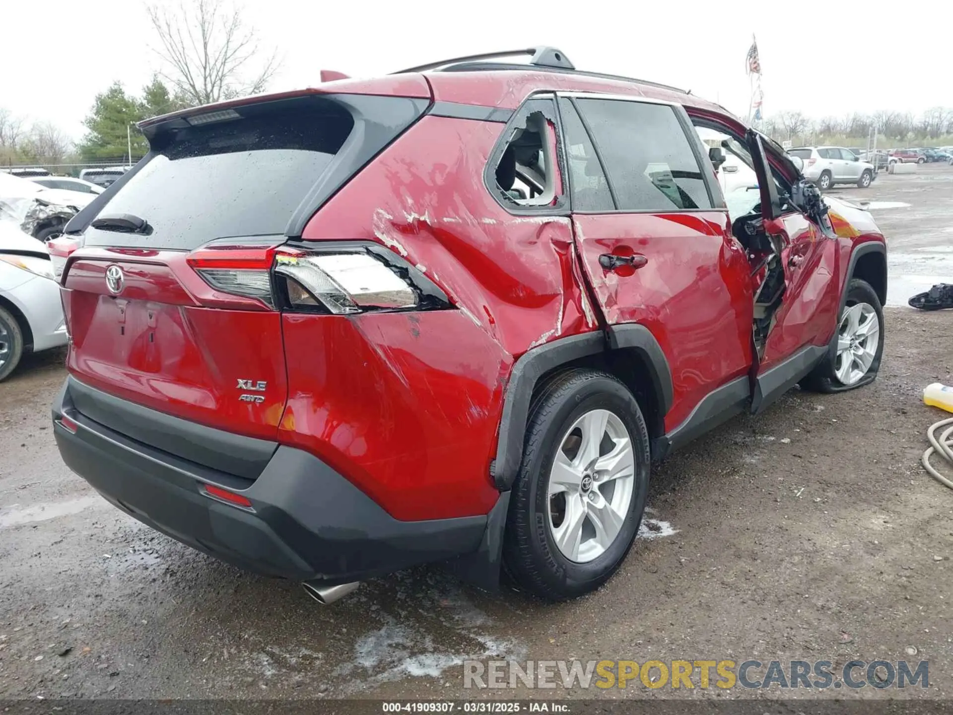 4 Photograph of a damaged car 2T3P1RFV1LC136898 TOYOTA RAV4 2020