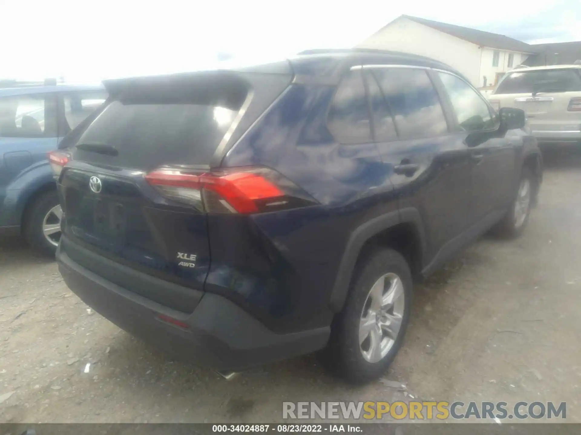 4 Photograph of a damaged car 2T3P1RFV1LW084350 TOYOTA RAV4 2020