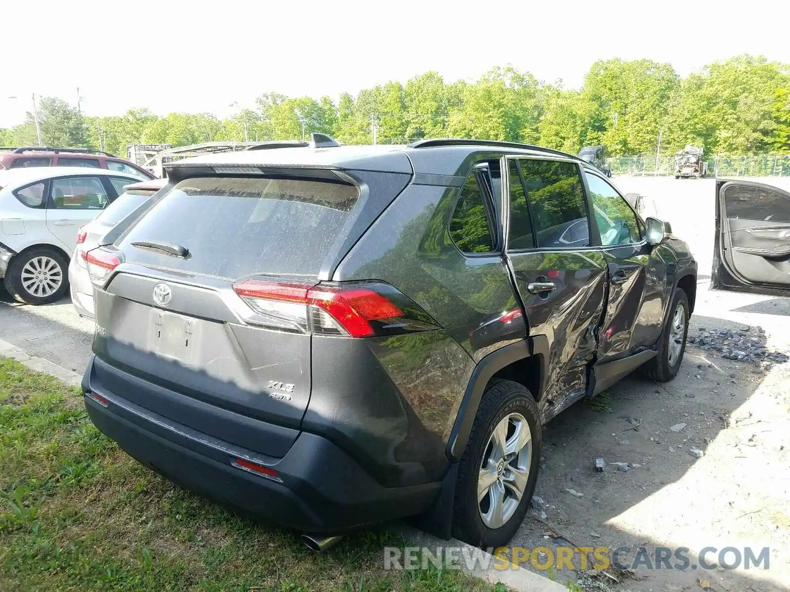 4 Photograph of a damaged car 2T3P1RFV1LW116892 TOYOTA RAV4 2020