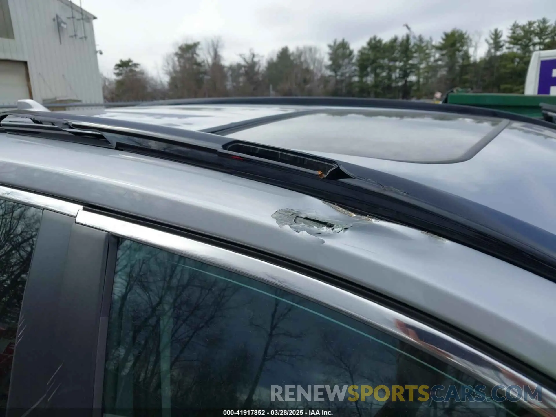 17 Photograph of a damaged car 2T3P1RFV1LW128217 TOYOTA RAV4 2020