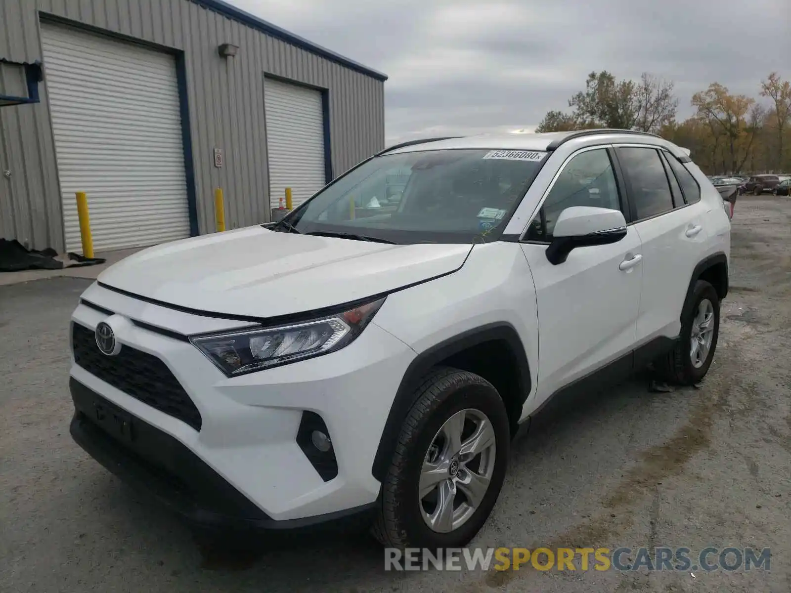 2 Photograph of a damaged car 2T3P1RFV1LW128301 TOYOTA RAV4 2020