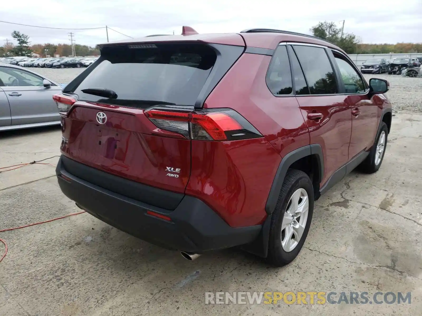 4 Photograph of a damaged car 2T3P1RFV1LW133580 TOYOTA RAV4 2020