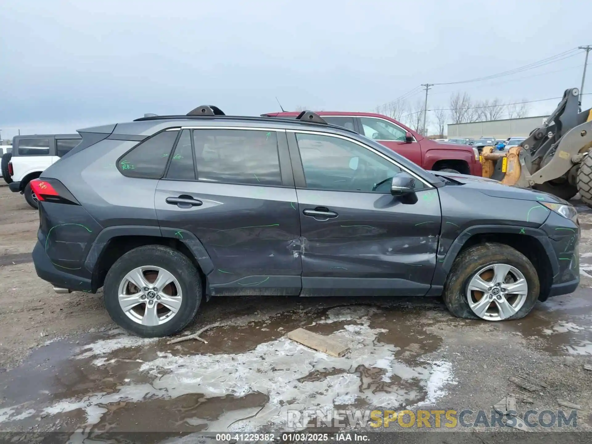 13 Photograph of a damaged car 2T3P1RFV2LC072967 TOYOTA RAV4 2020