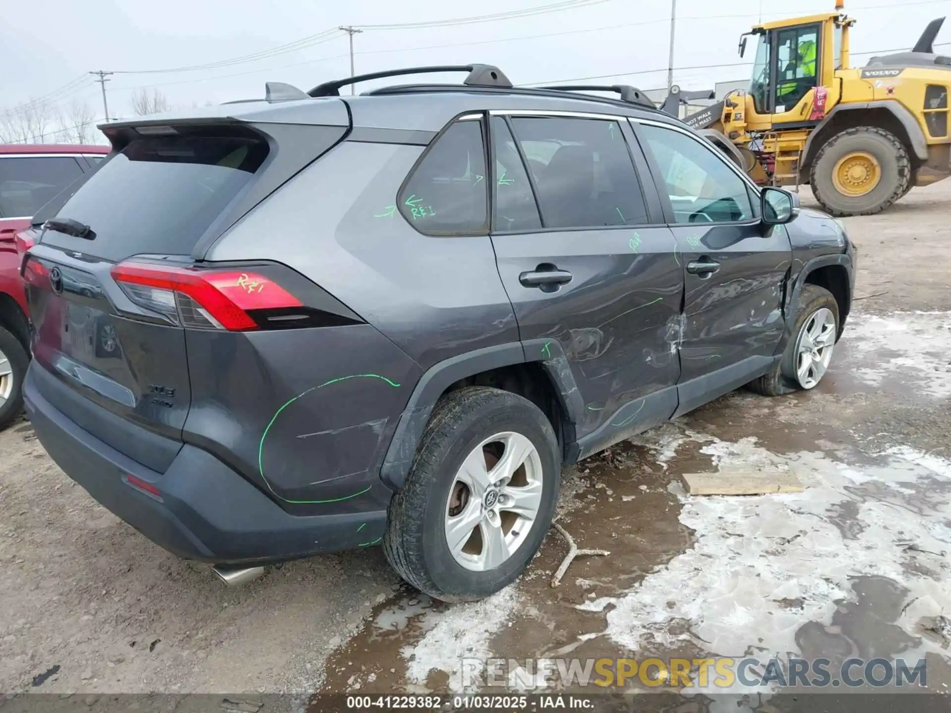 4 Photograph of a damaged car 2T3P1RFV2LC072967 TOYOTA RAV4 2020