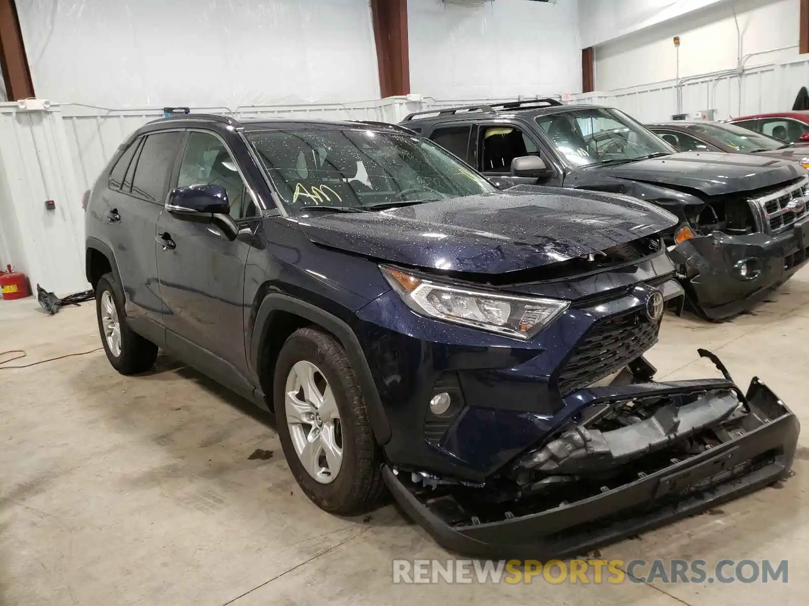 1 Photograph of a damaged car 2T3P1RFV2LC078364 TOYOTA RAV4 2020