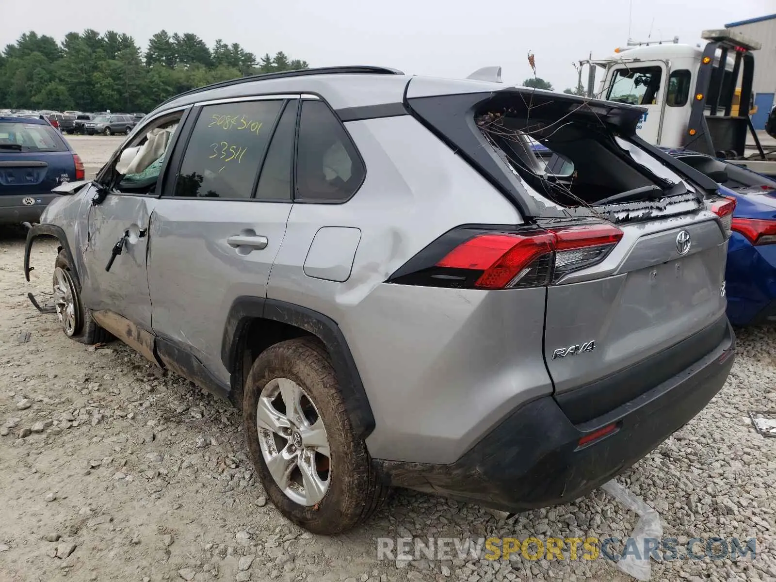 3 Photograph of a damaged car 2T3P1RFV2LC091051 TOYOTA RAV4 2020
