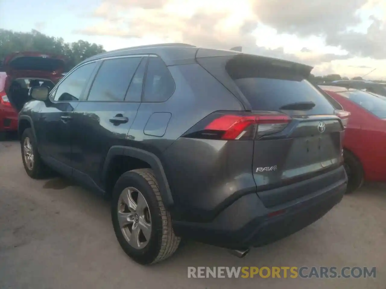 3 Photograph of a damaged car 2T3P1RFV2LC092524 TOYOTA RAV4 2020