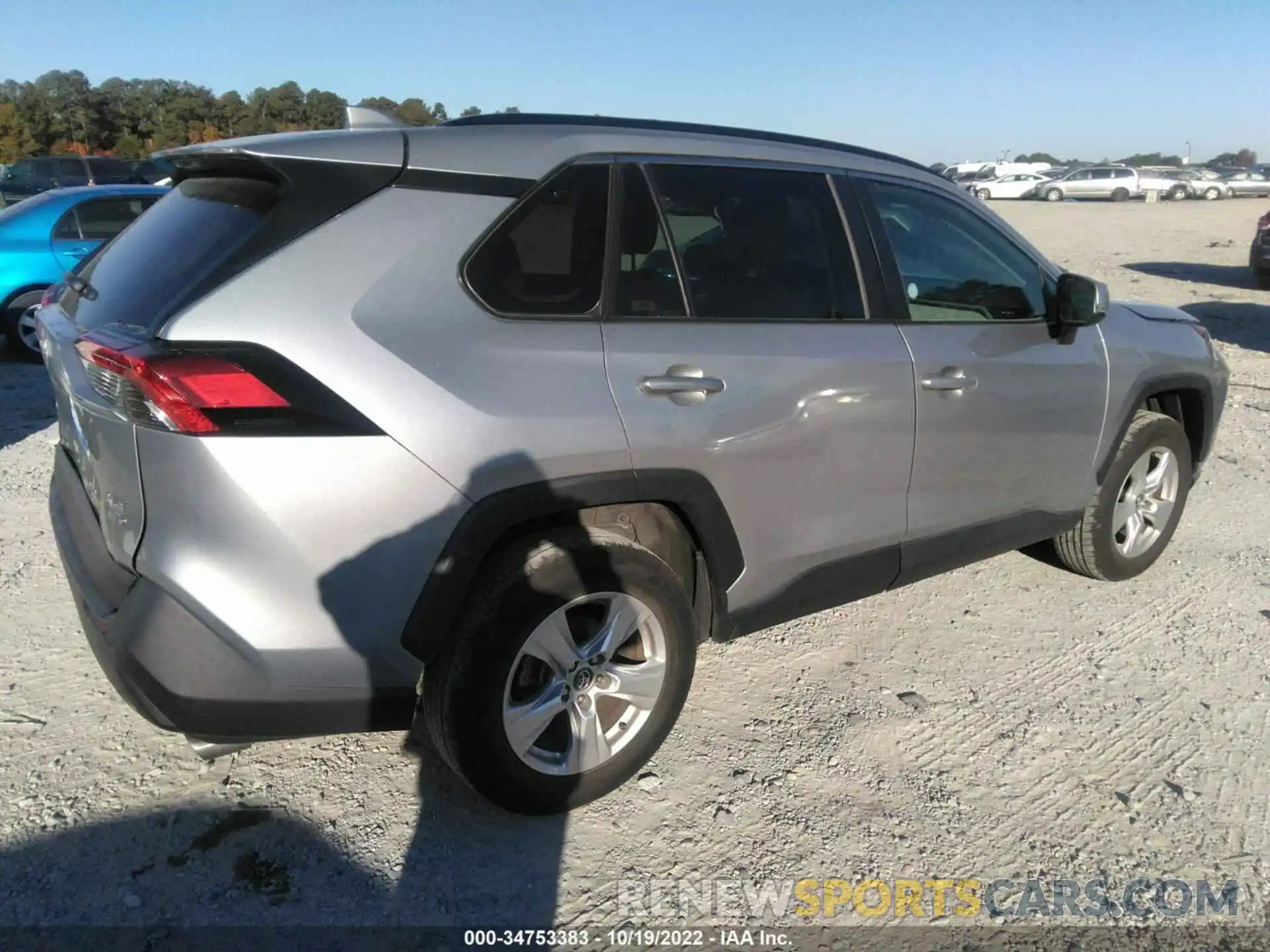 4 Photograph of a damaged car 2T3P1RFV2LC103036 TOYOTA RAV4 2020