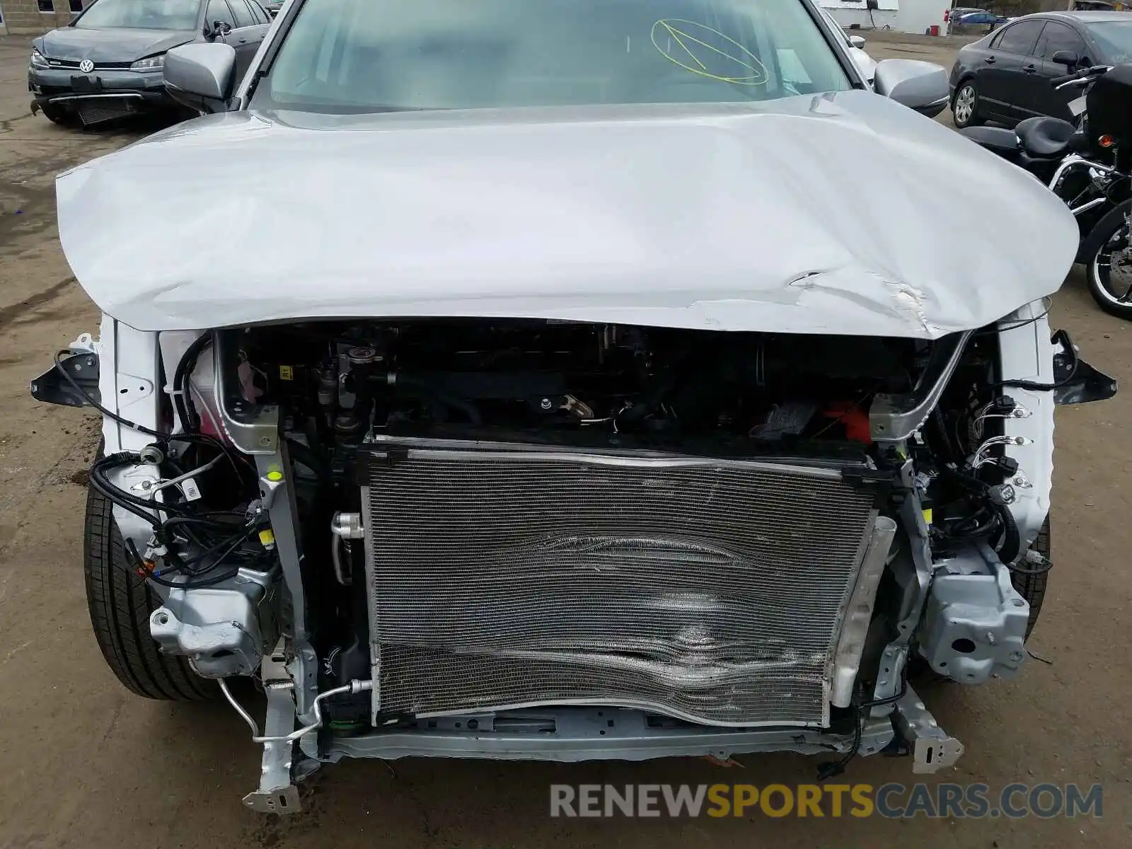 9 Photograph of a damaged car 2T3P1RFV2LC133797 TOYOTA RAV4 2020