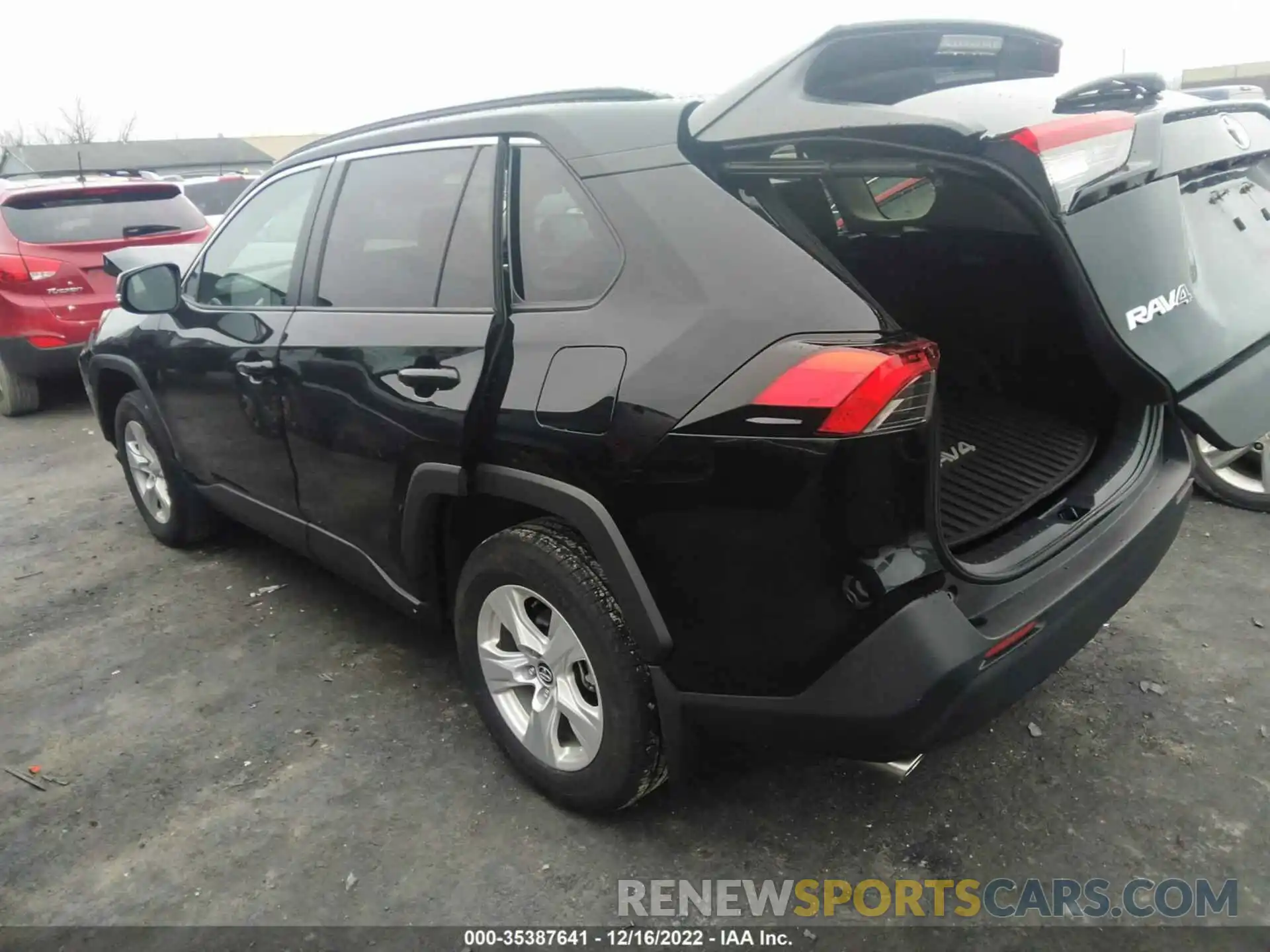 3 Photograph of a damaged car 2T3P1RFV2LC139891 TOYOTA RAV4 2020