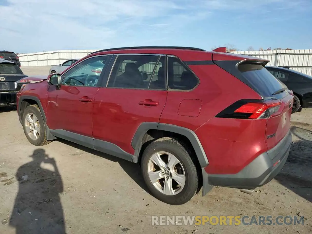 2 Photograph of a damaged car 2T3P1RFV2LW084437 TOYOTA RAV4 2020