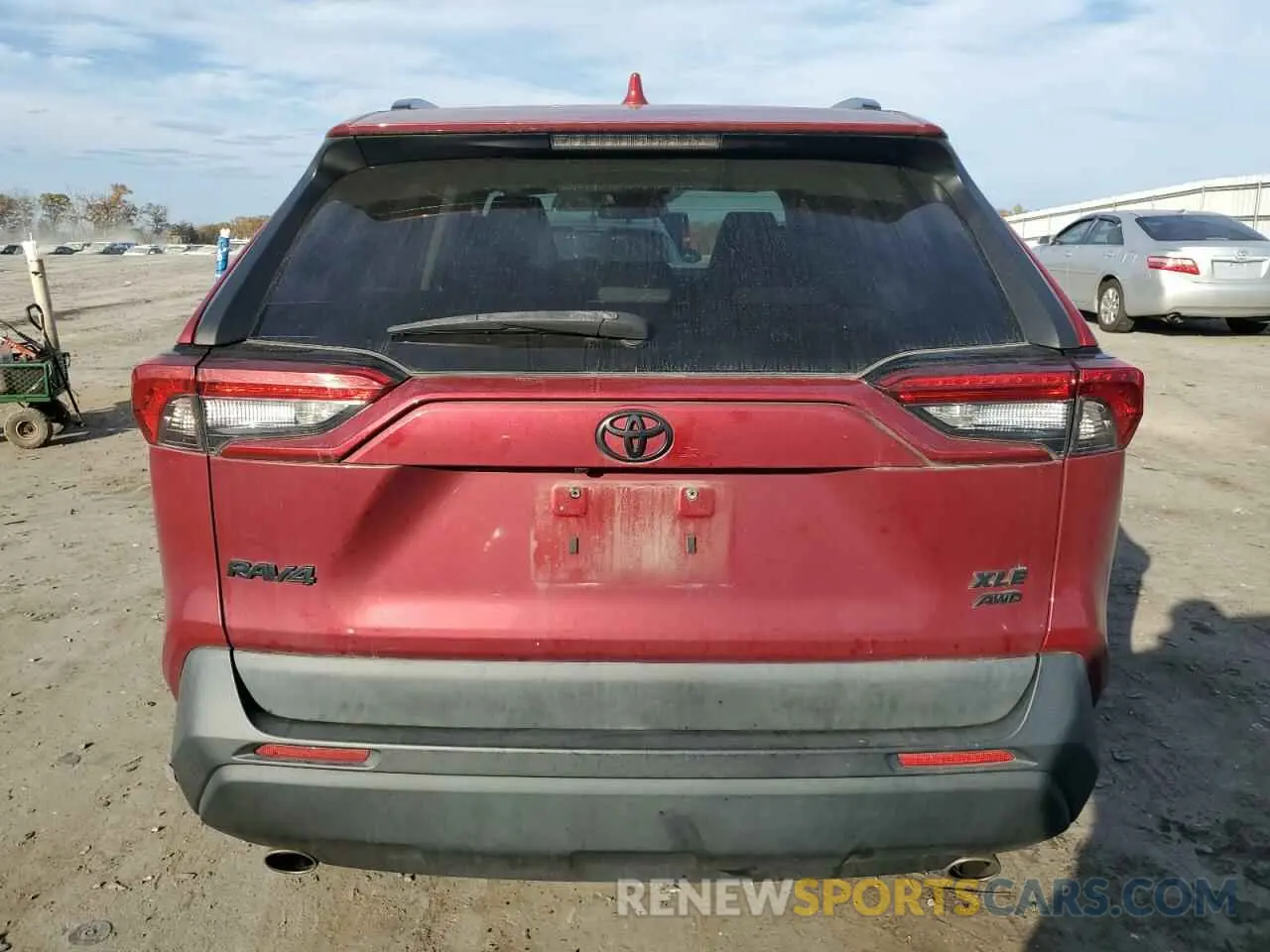 6 Photograph of a damaged car 2T3P1RFV2LW084437 TOYOTA RAV4 2020