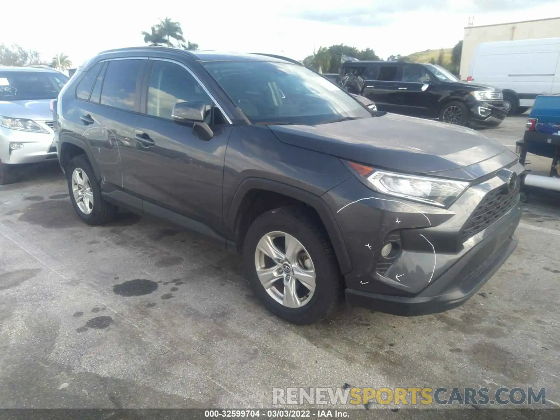 1 Photograph of a damaged car 2T3P1RFV2LW087922 TOYOTA RAV4 2020