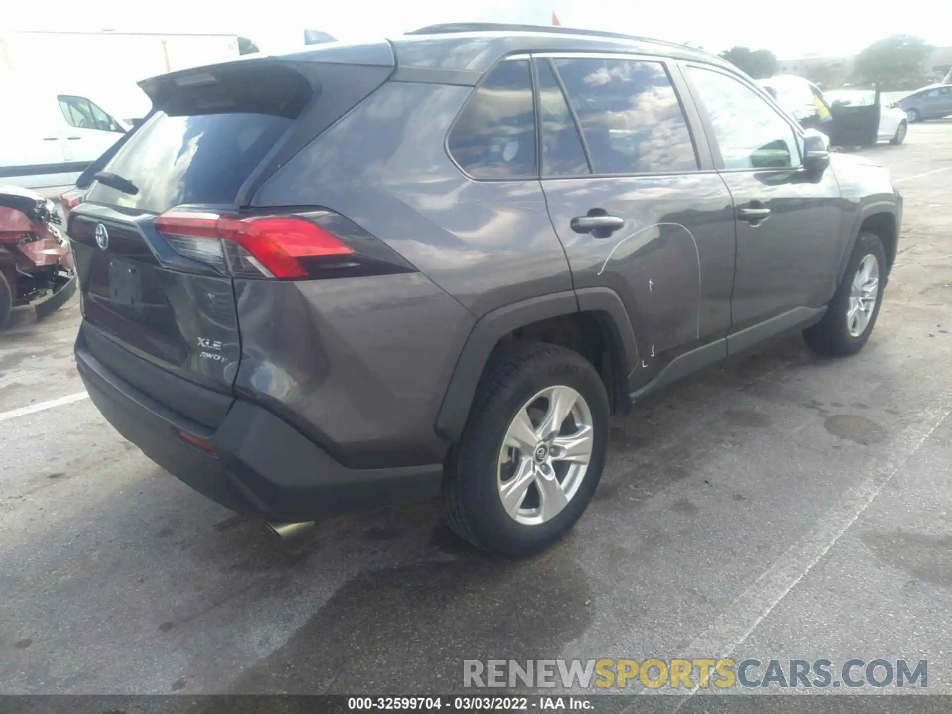 4 Photograph of a damaged car 2T3P1RFV2LW087922 TOYOTA RAV4 2020