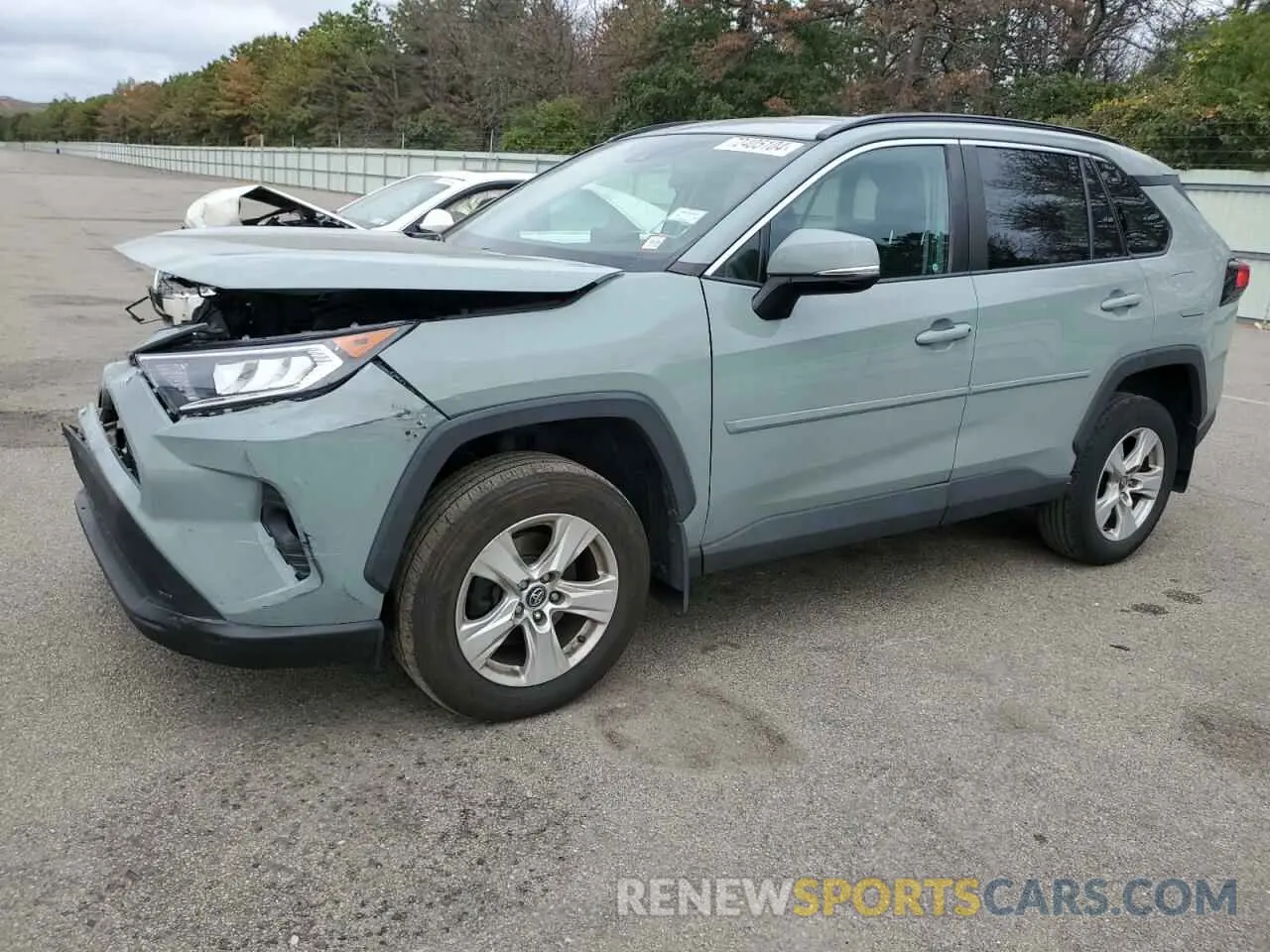 1 Photograph of a damaged car 2T3P1RFV2LW100815 TOYOTA RAV4 2020