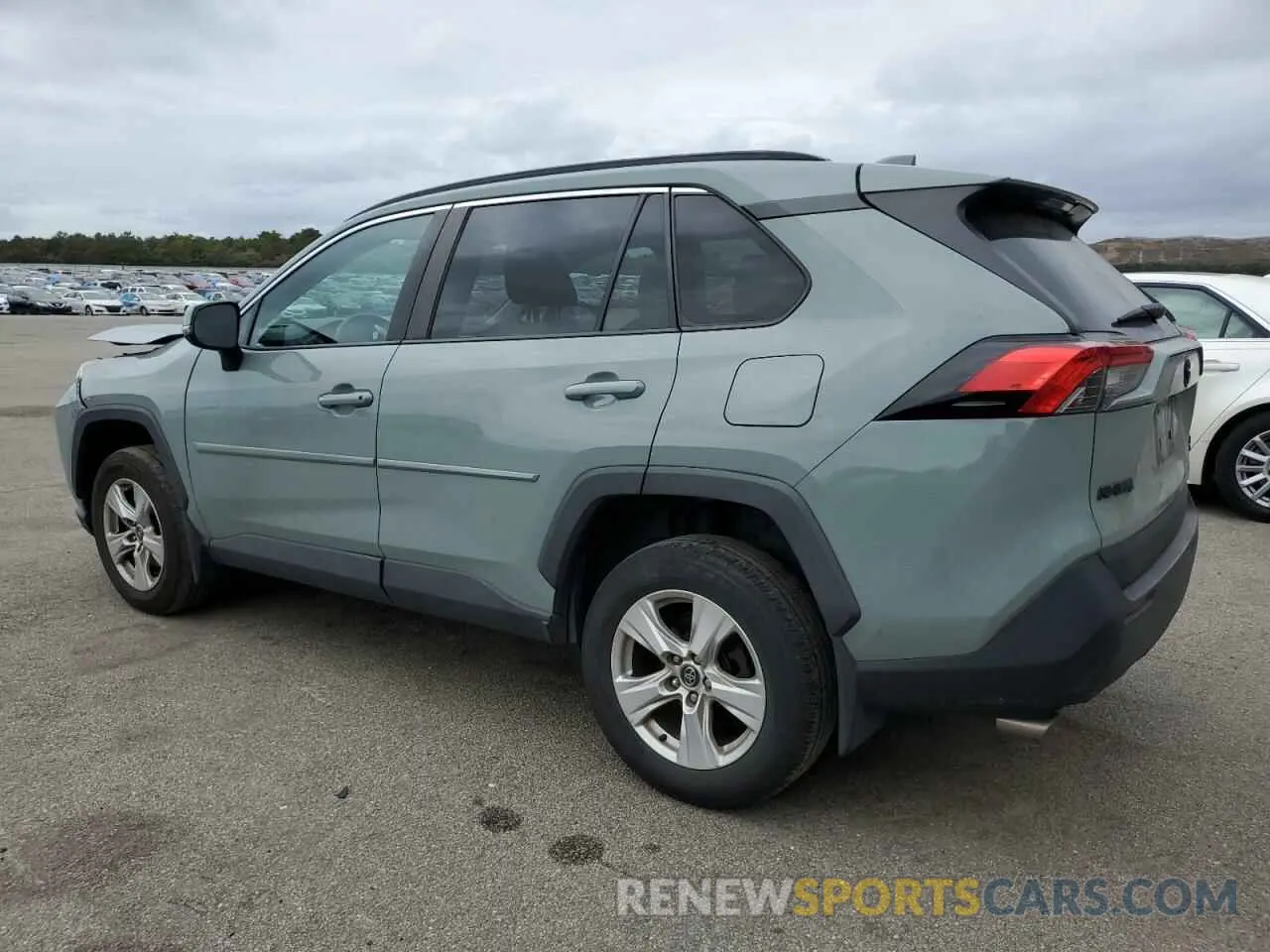 2 Photograph of a damaged car 2T3P1RFV2LW100815 TOYOTA RAV4 2020